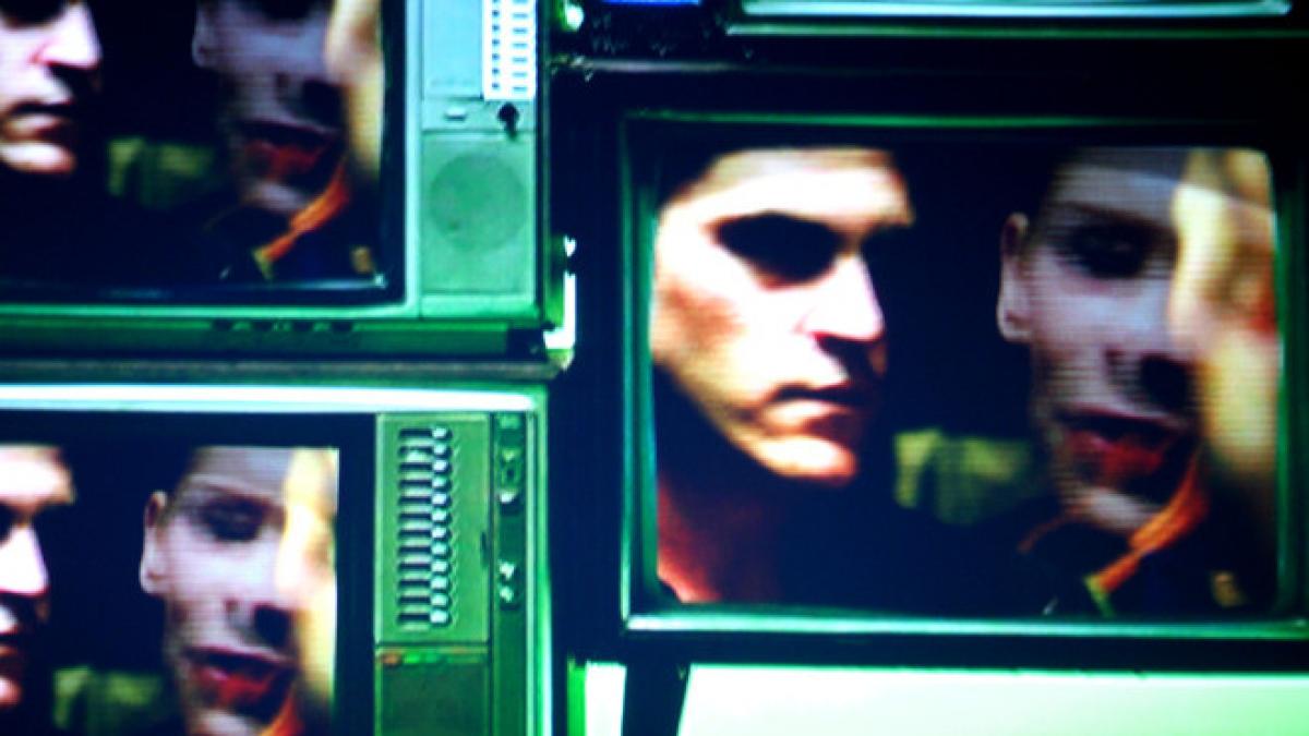 a deschis televizorul si timpul s a oprit in loc ce a aflat barbatul despre fiica lui