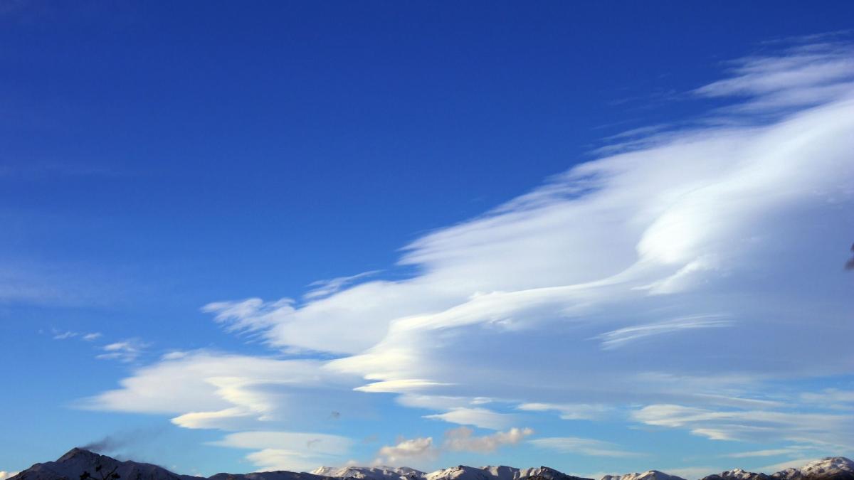 de ce s au vazut muntii ieri din centrul bucurestiului