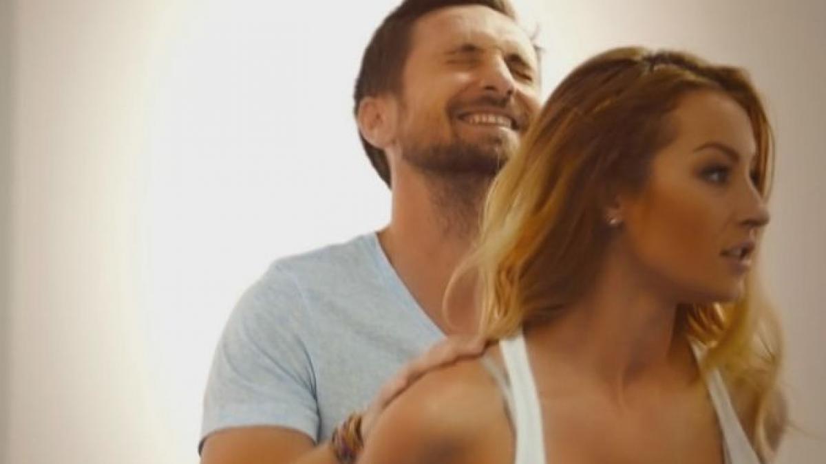 imagini pe care nu credeai ca o sa le vezi pe tv filmulet intim cu dani si flavia
