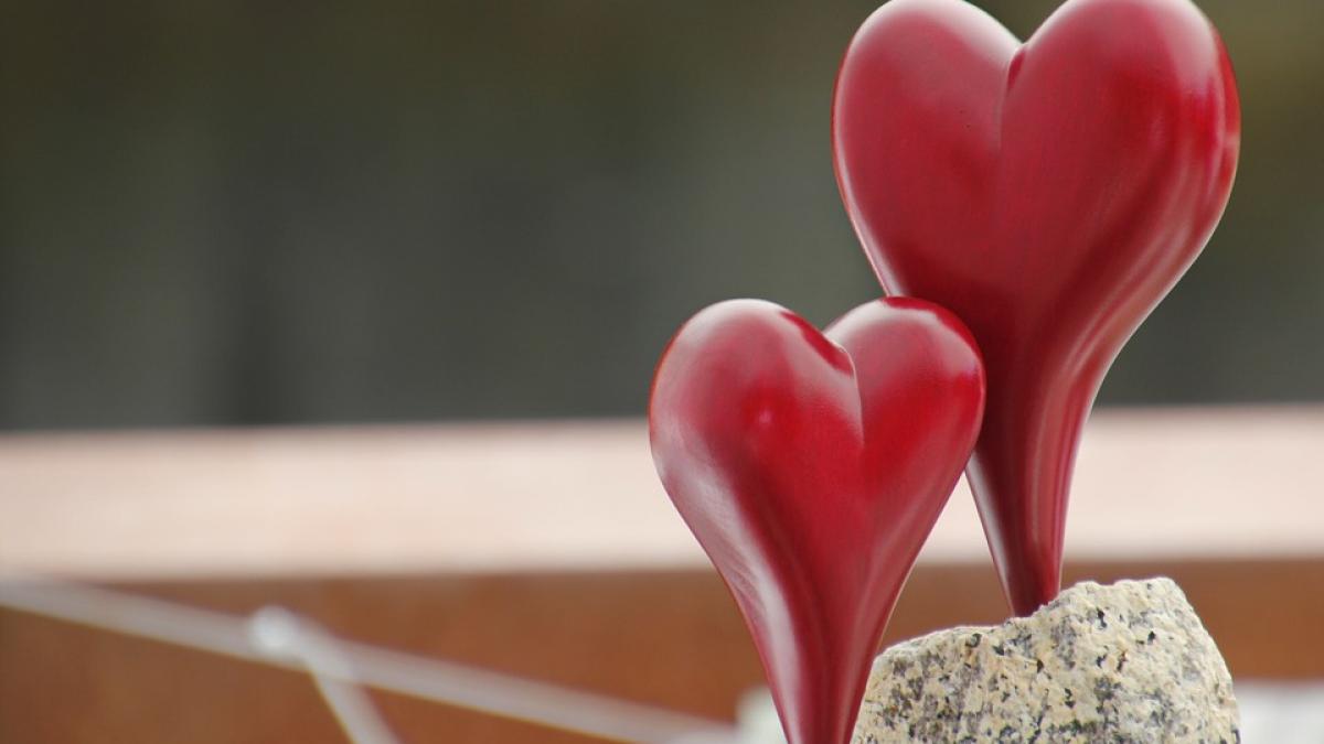 conceputa de ziua indragostitilor o fetita s a nascut cu o inima pe frunte