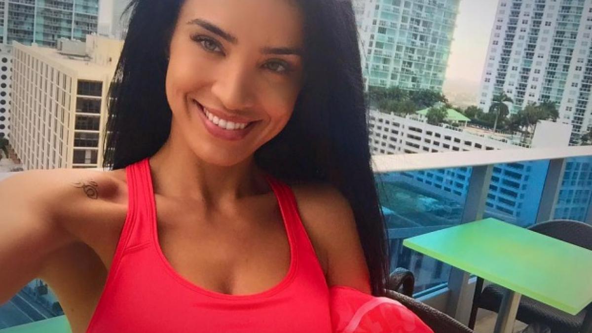 adelina pestritu schimbare spectaculoasa de look s a vopsit verde video