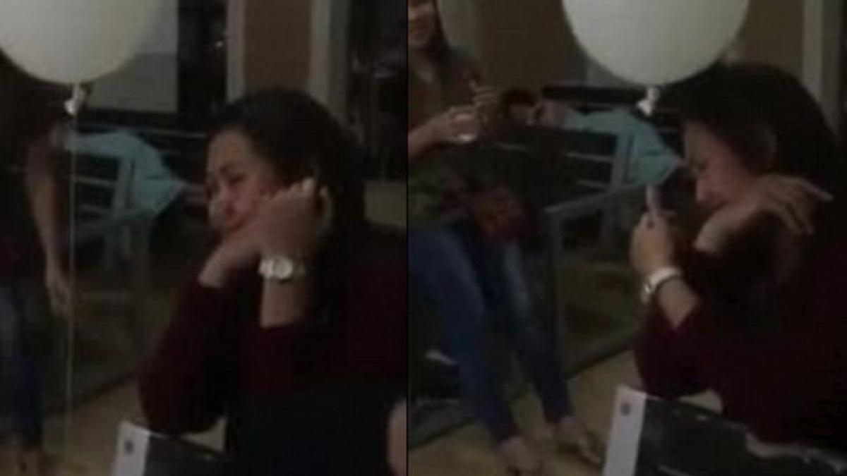 baietelul ei se afla in cosciug un obiect alb a plutit spre femeie si toata lumea a ramas fara