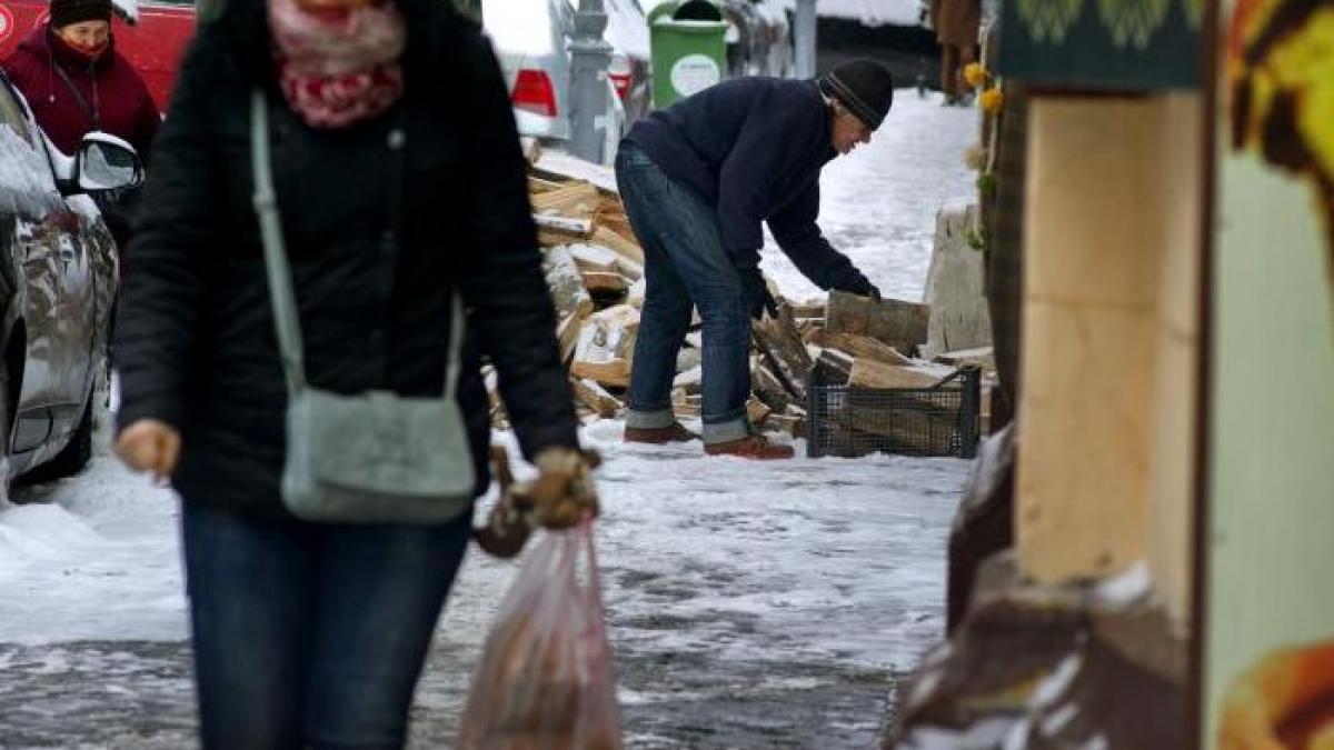 o femeie mergea prin apropierea mallului politistii s au uitat la ea si nu le venea sa creada