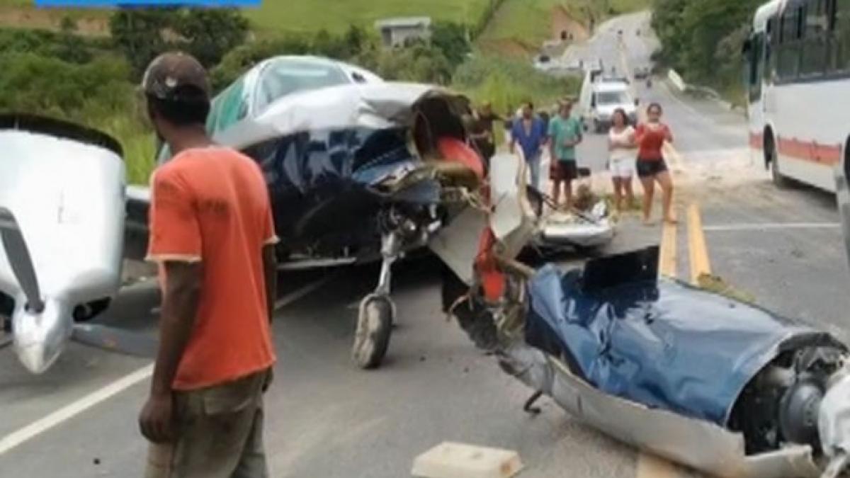 aterizare de urgenta pe o sosea scene dramatice video