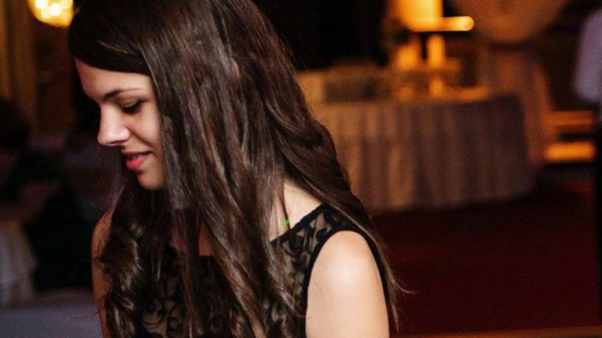 carina are 17 ani este olimpica la flaut si are nevoie de ajutor o boala grava ii ameninta viata