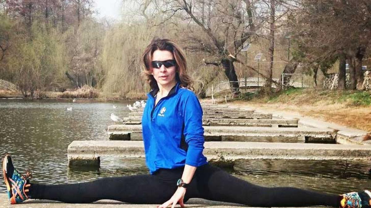 carmen bruma si a uimit fanii a profitat de vremea buna si a iesit in parc