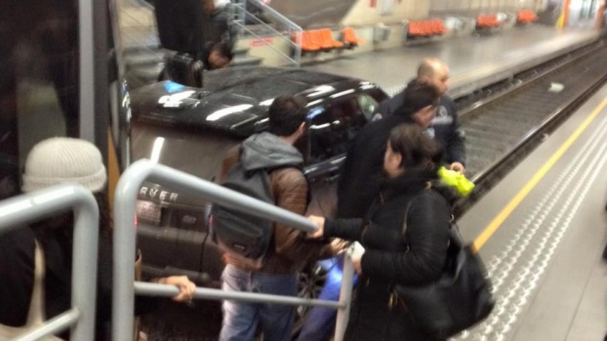 masina range rover metrou bruxelles