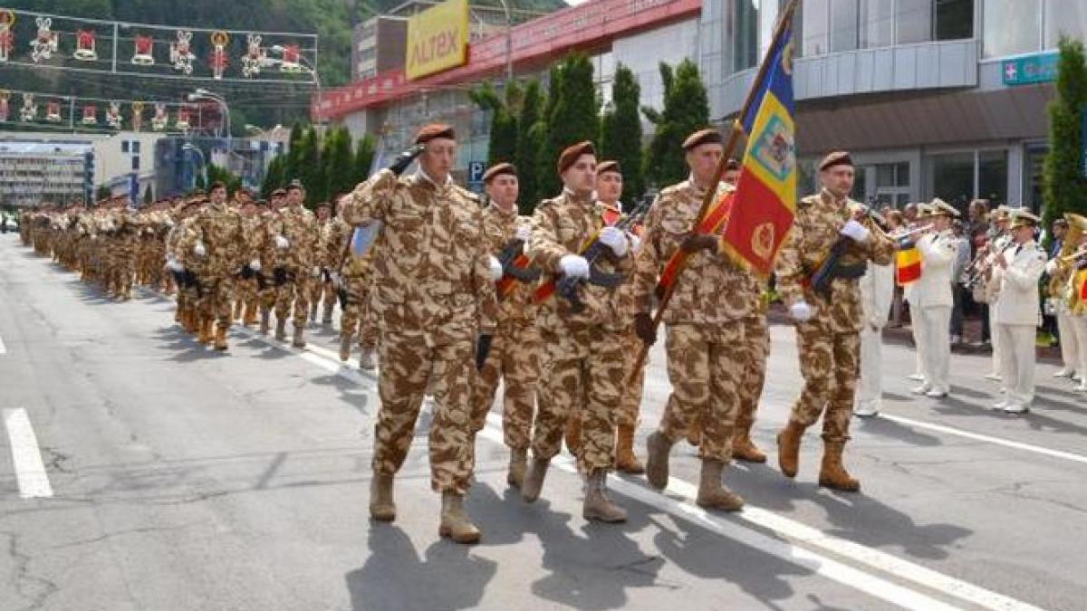 imagini scandaloase cum si au petrecut prima noapte in tara militarii romani intorsi din afganistan