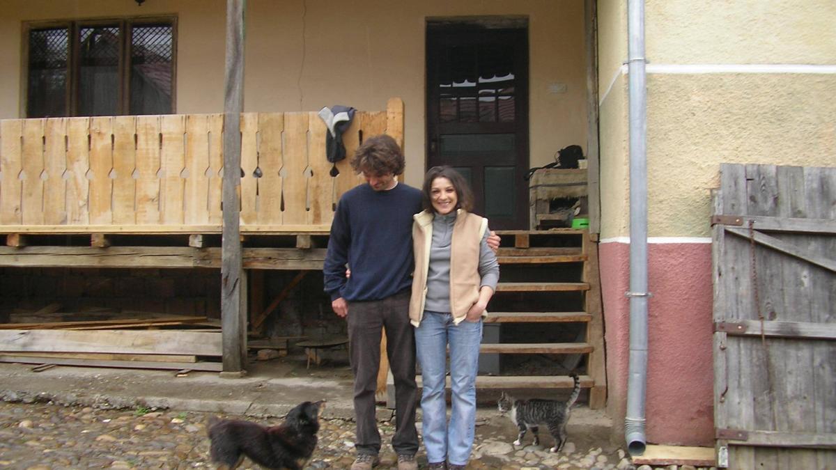 o romanca un francez si o casa pe un deal