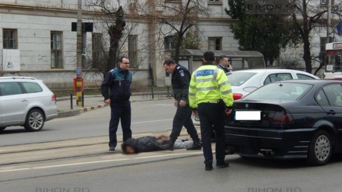 sofer arestat in plin trafic dupa ce un pasager a cazut din masina lui foto