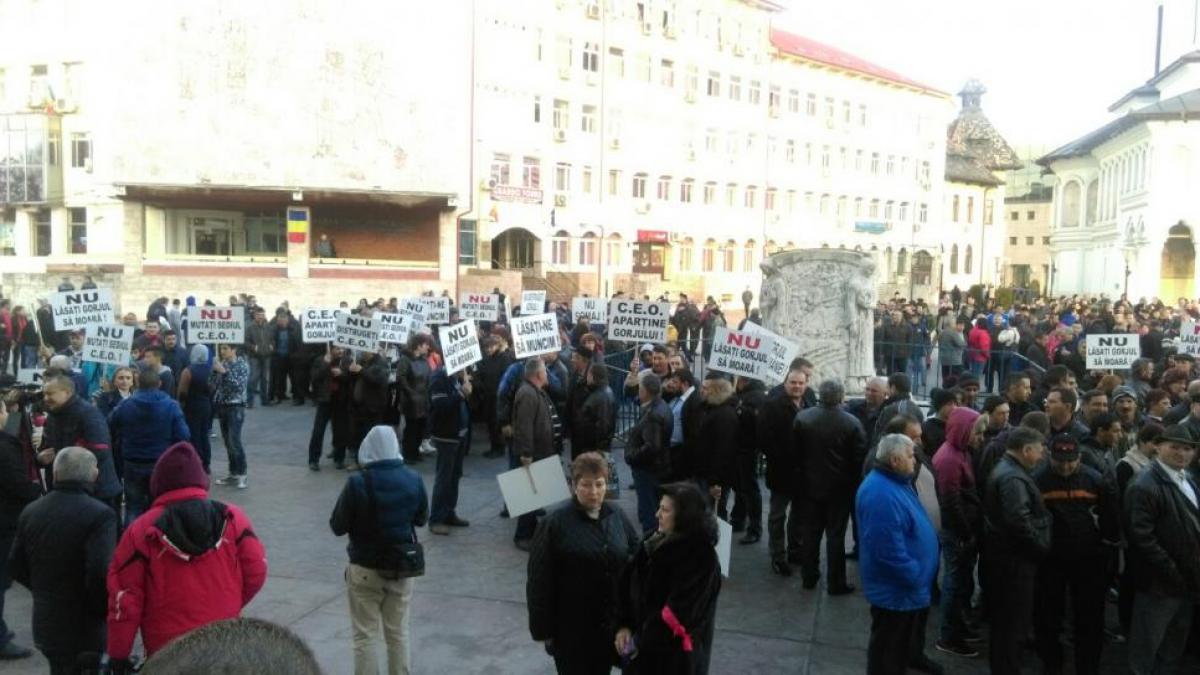 5 000 de oameni pentru formatia pandurii tg jiu