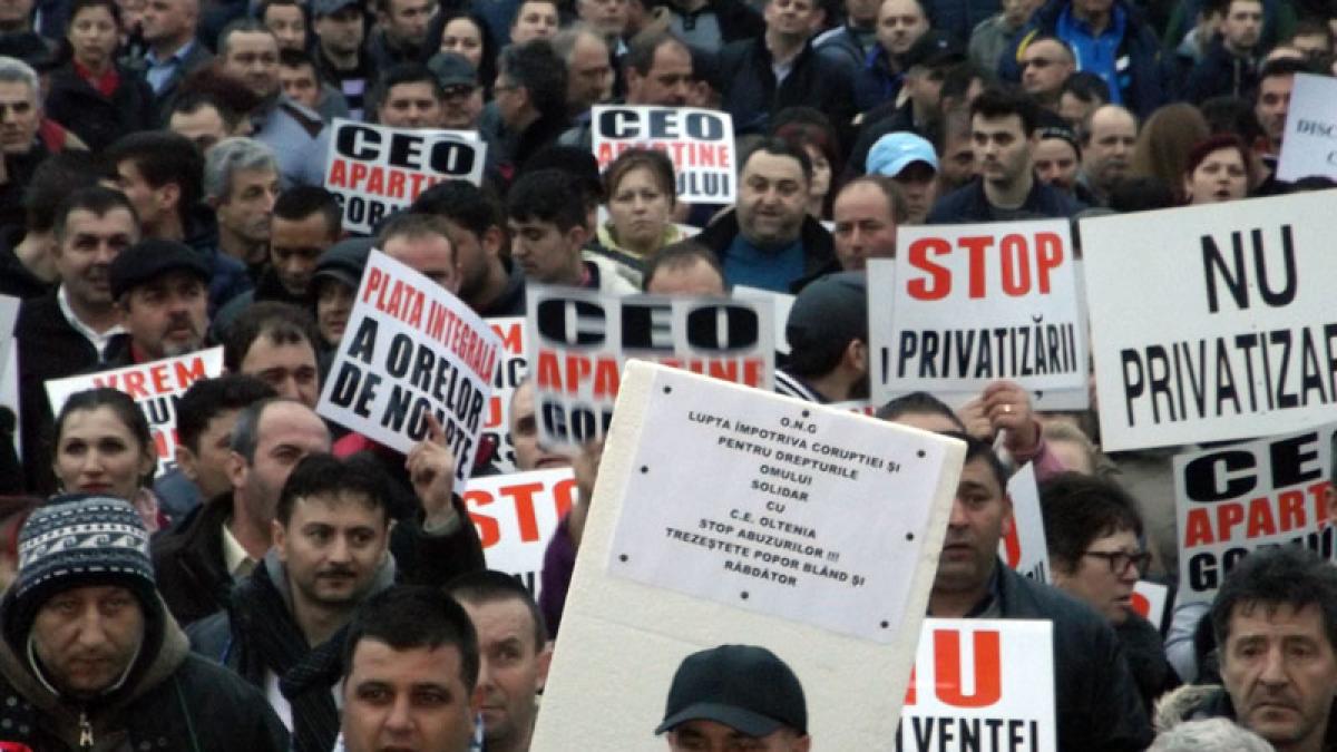 gorj aproximativ 4 000 de persoane protesteaza la mitingul organizat de psd pentru salvarea ce