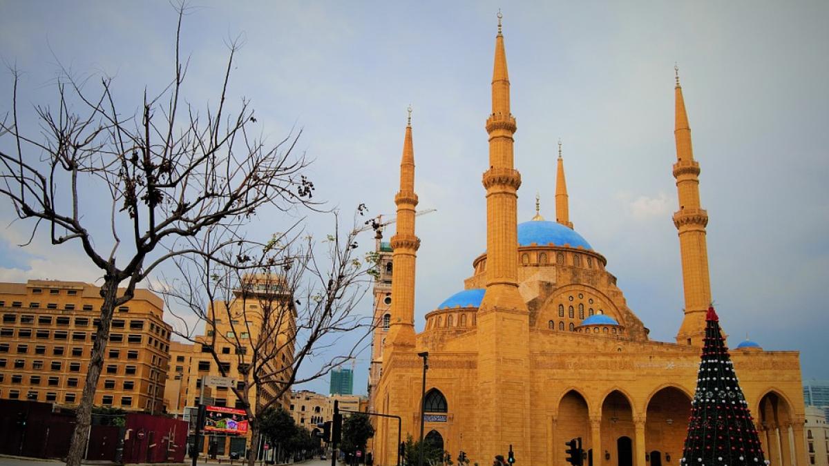 perla orientului sufocata de gunoaie locuitorii orasului sunt disperati