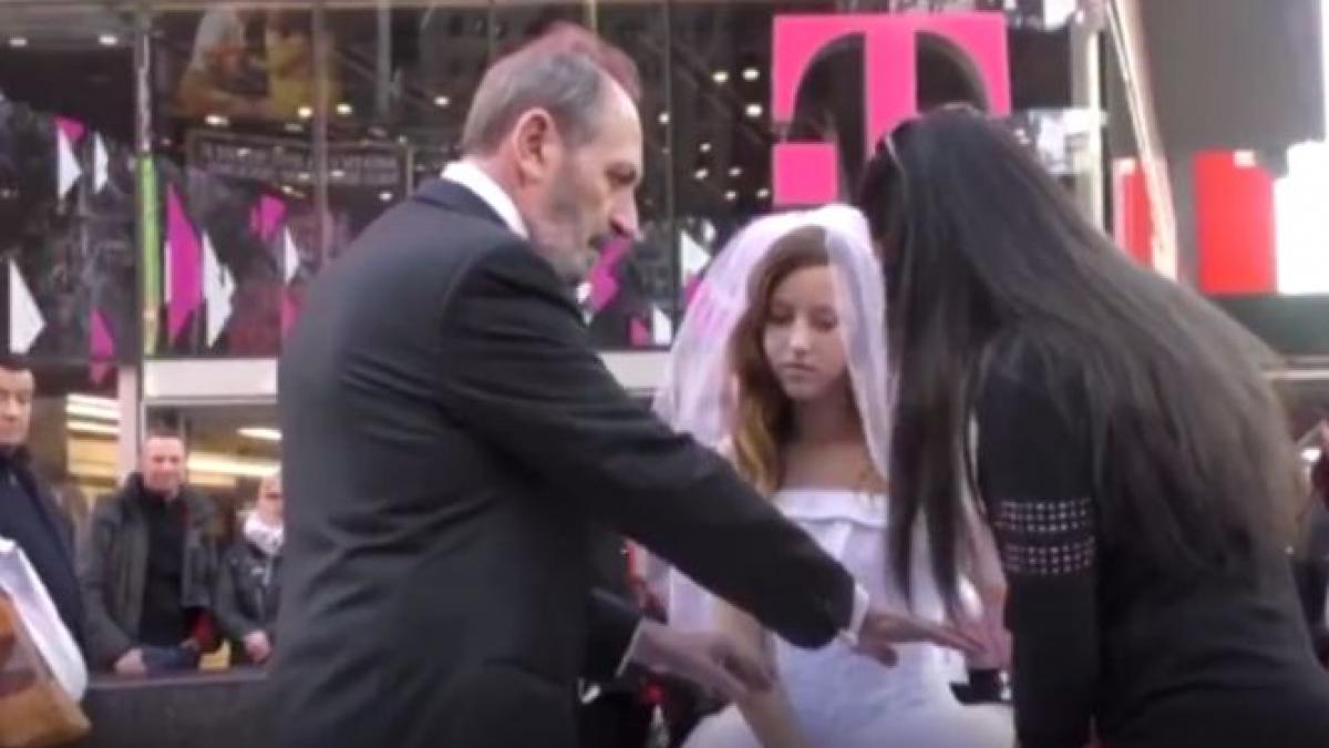 nunta socanta care a indignat milioane de oameni mireasa are doar 12 ani mirele are 65