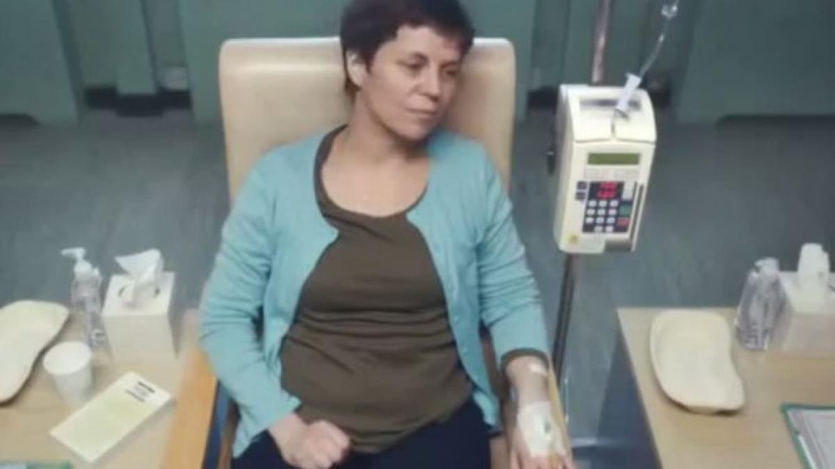 a jucat rolul unei femei bolnave de cancer