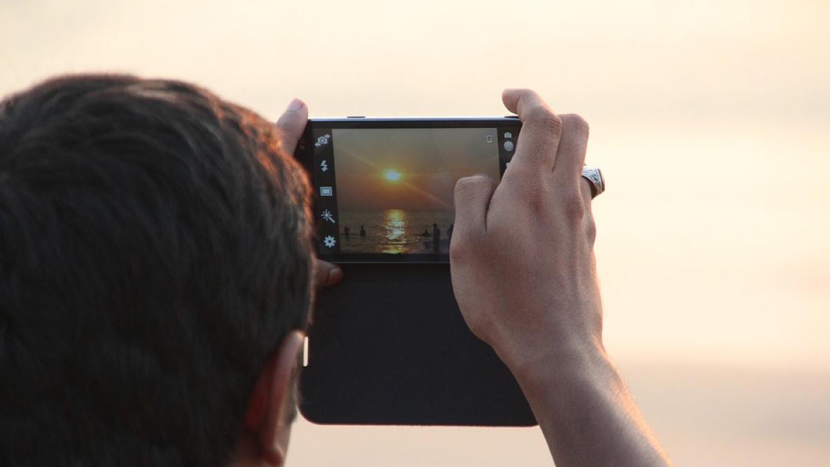 a furat un telefon a fost prins dupa ce si a facut un selfie