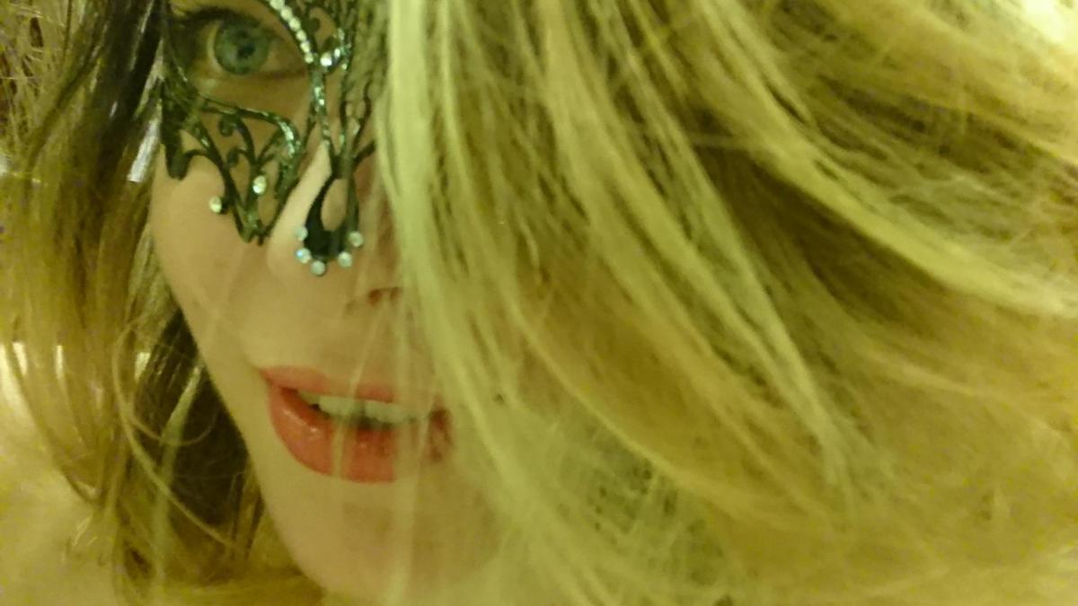 cine e si cum arata iubita lui remus cernea cu care s a sarutat public in parlament