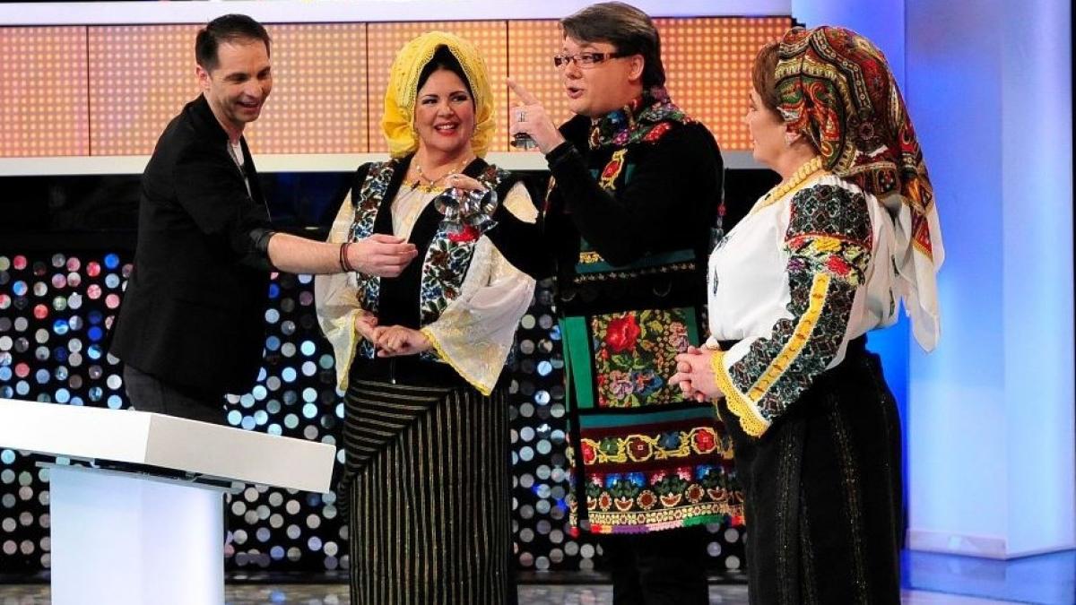 pasiune inedita a lui fuego am o colectie impresionanta cu ce va impodobi anul asta bradul