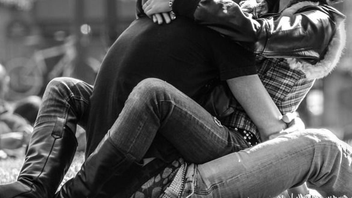 s au cunoscut pe internet si au vrut sa faca sex