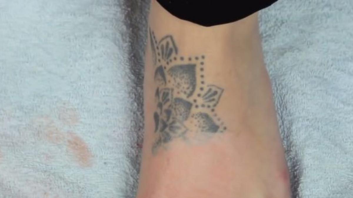 tatuaj acoperit machiaj