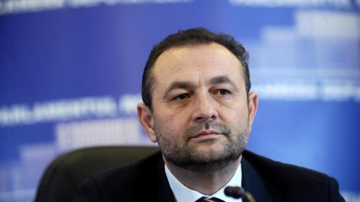 primarul din crevedia si consilierul sau retinuti pentru constituire de grup infractional si abuz