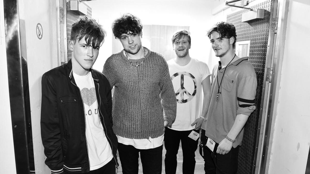 cum au murit membrii trupei viola beach