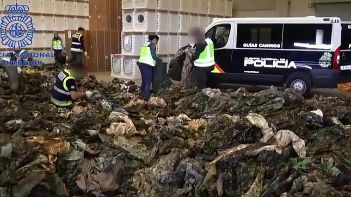 uniforme statul islamic confiscate vamesi