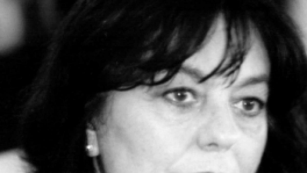 amintiri cumplite ana blandiana tatal meu a ars de viu ca o faclie in curtea casei