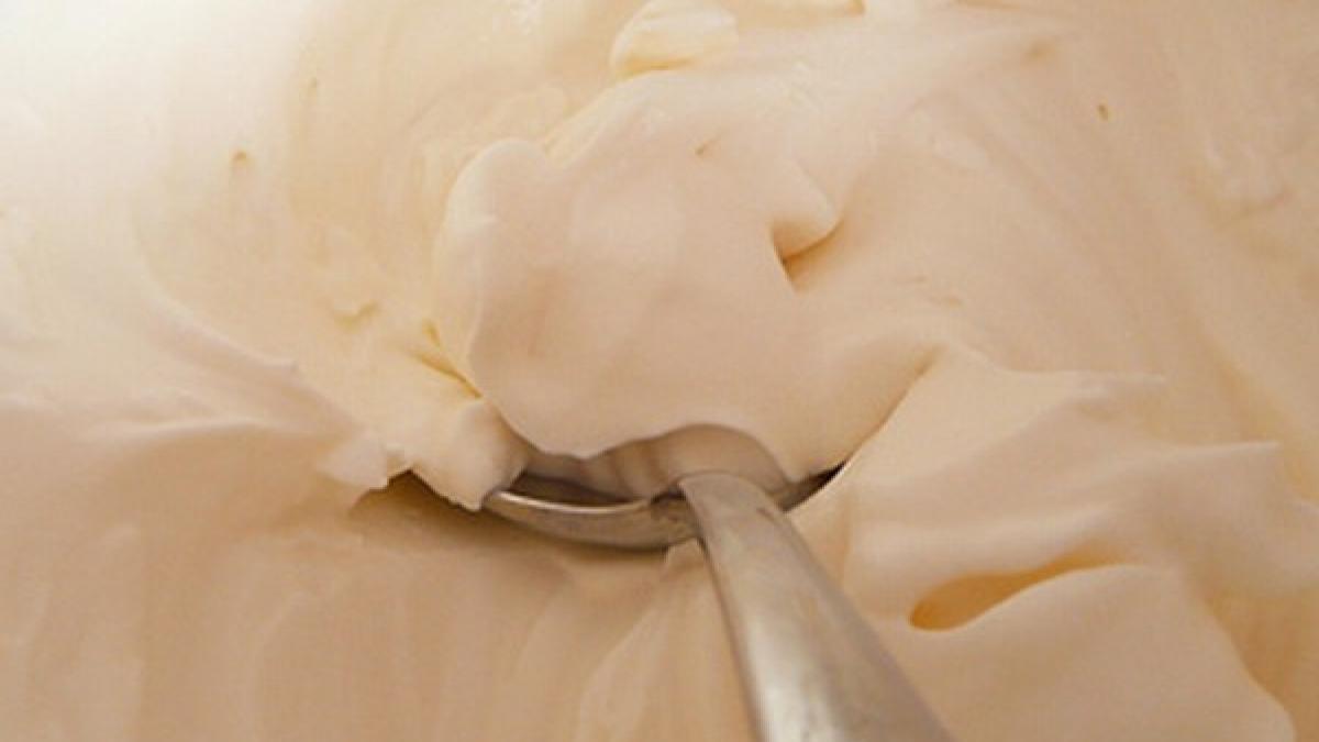 smantana cu mucegai descoperita intr un magazin din turnu severin