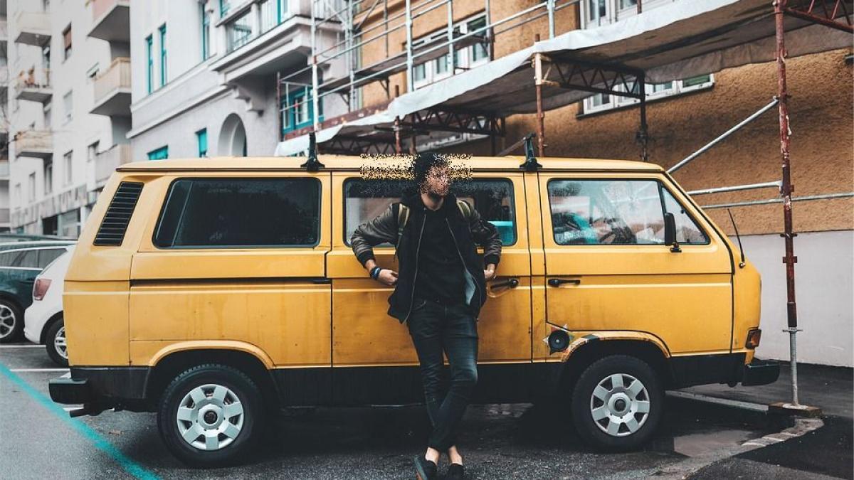 cum a reusit sa scape un tanar de chirie