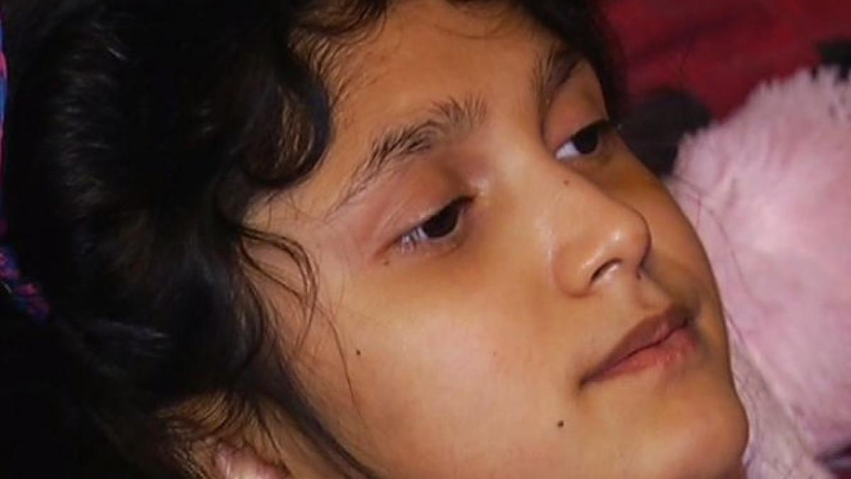 si a dus copila la spital de mana si a iesit cu ea paralizata medicii i au spus atunci mamei sa se