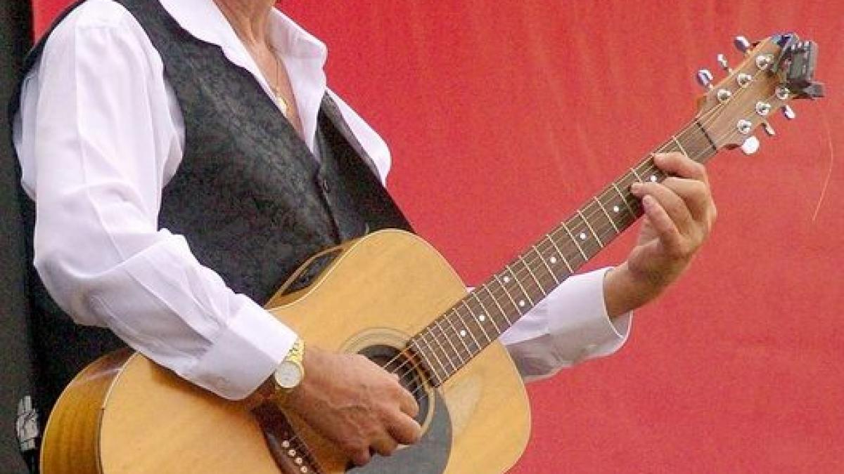 a murit jon english unul dintre cei mai cunoscuti cantareti australieni din lume