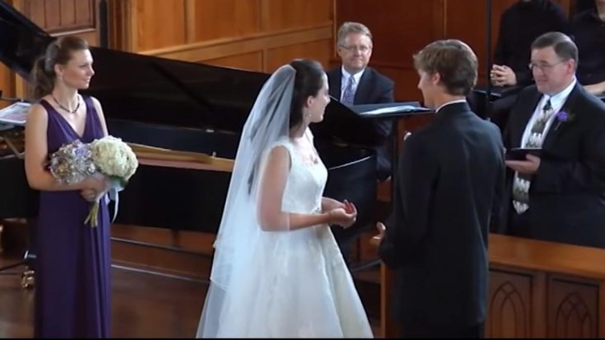 surpriza mireasa altar