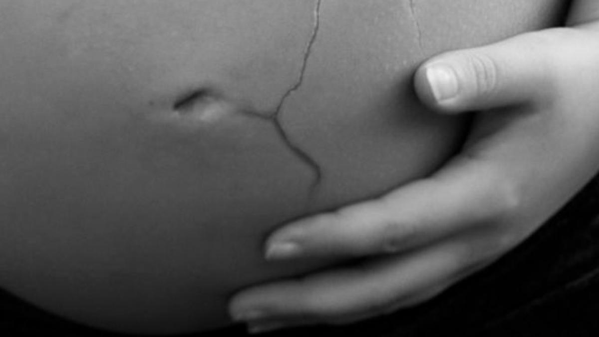 doctorii i au spus ca e insarcinata trei saptamani mai tarziu era moarta