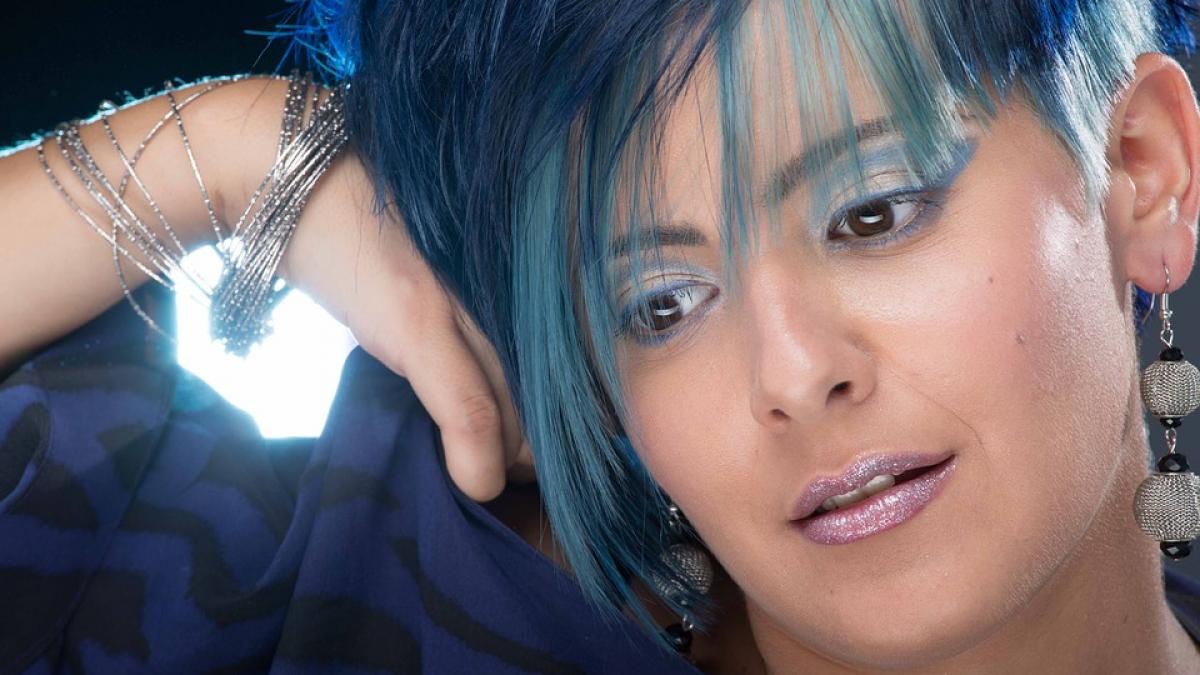 mutilata intr un salon de infrumusetare a vrut suvite albastre si a ramas fara par