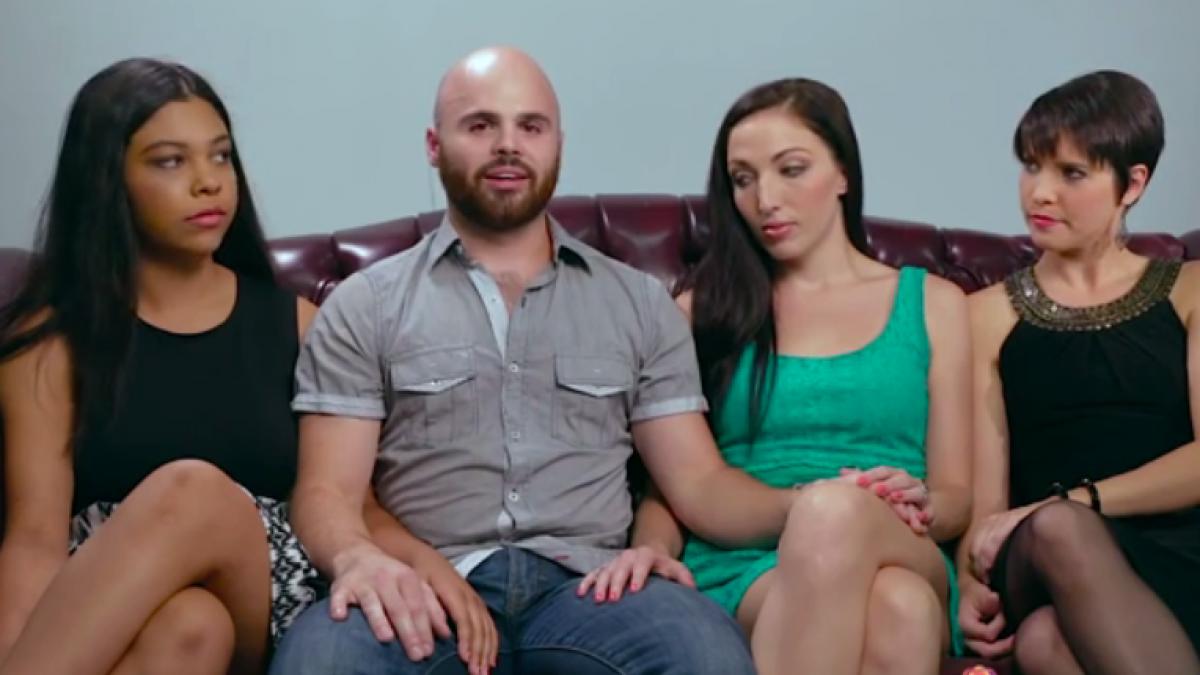 cum a ajuns un barbat sa aiba 3 iubite iar ele sa fie total de acord