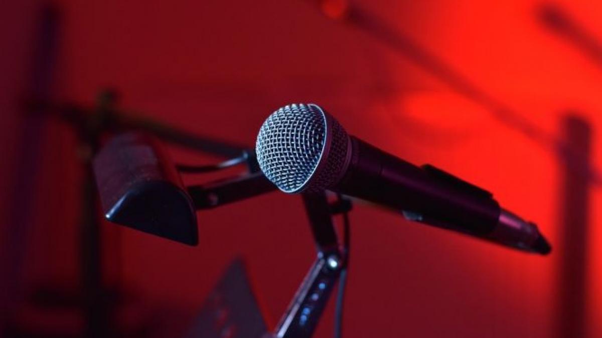 o cantareata si prezentatoare tv de la noi a facut anuntul se retrage