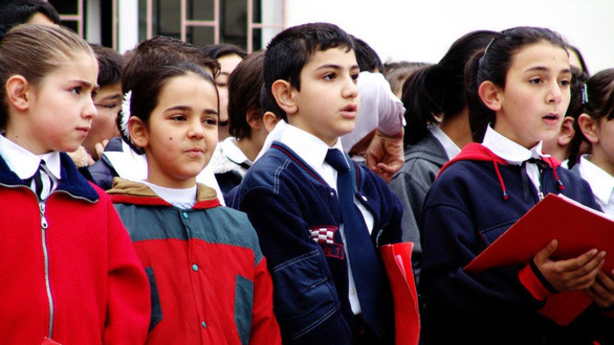 alerta in scolile din franta 800 de elevi au facut toxiinfectie alimentara