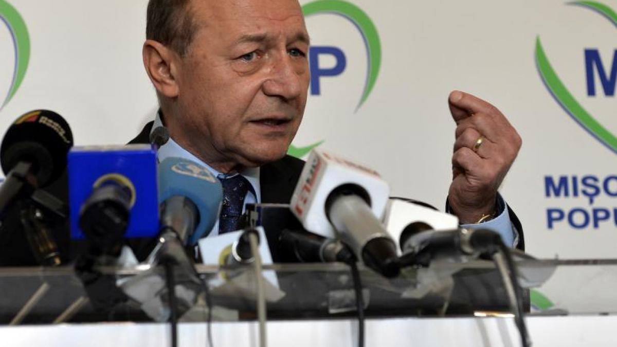 imaginea postata de traian basescu pe facebook