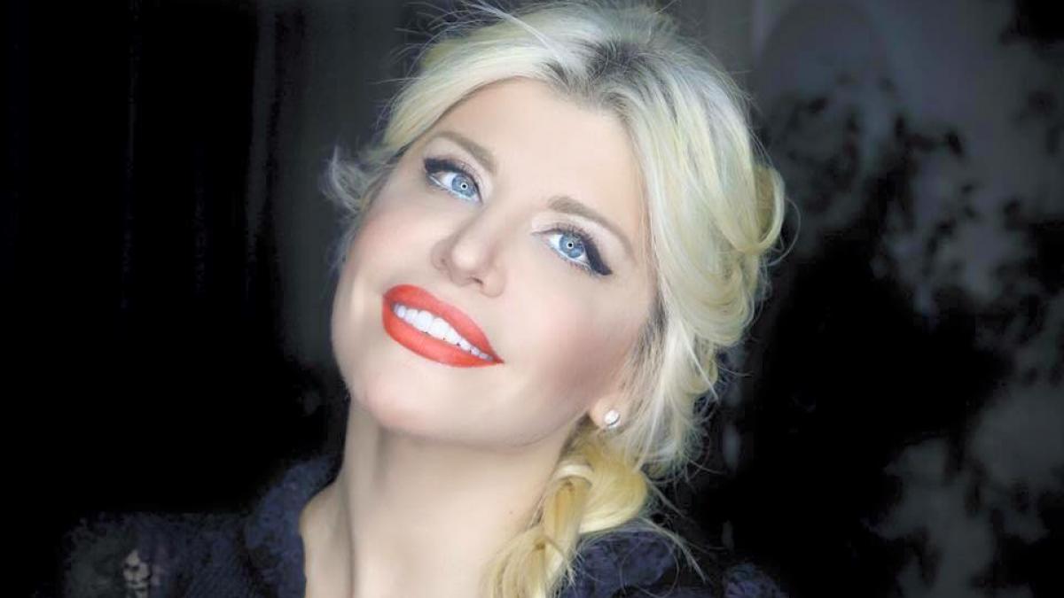 loredana groza surprinsa in bratele unui barbat foarte cunoscut