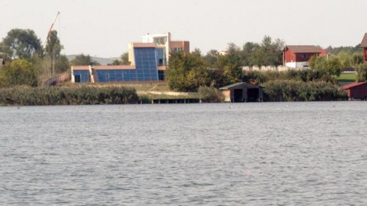 tanara inecata in lacul snagov
