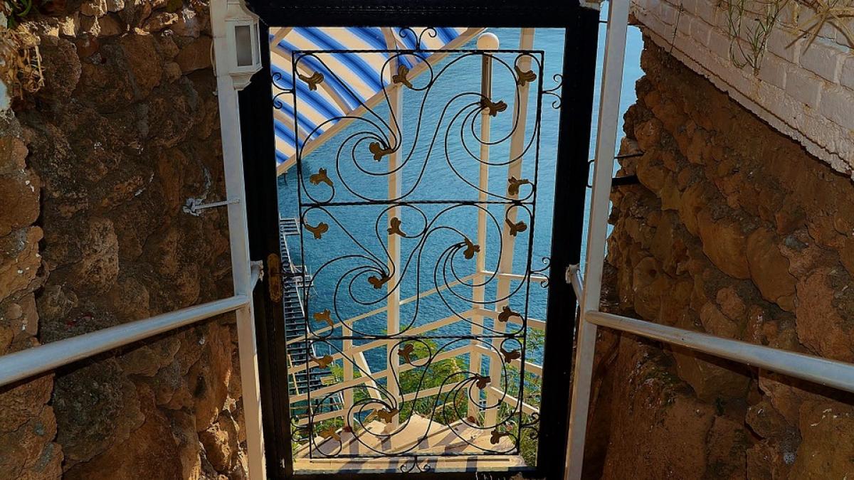 cum iti poti cumpara o vila in bran sau pe litoral cu doar 5 000 de euro