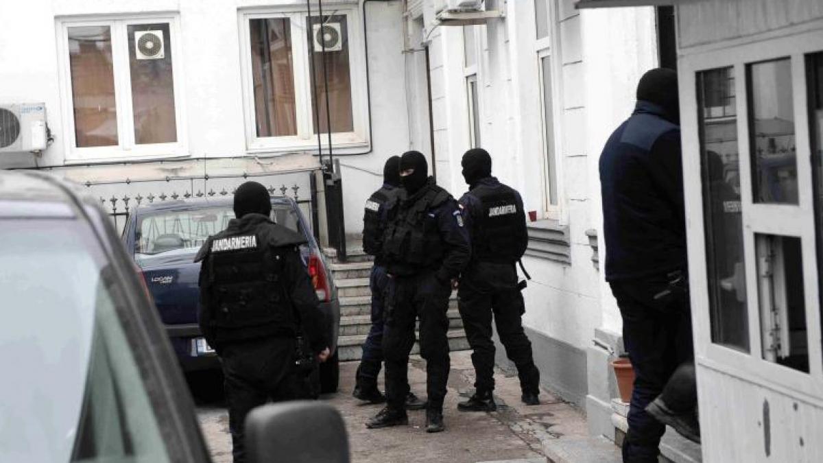 diicot stripperi mascati