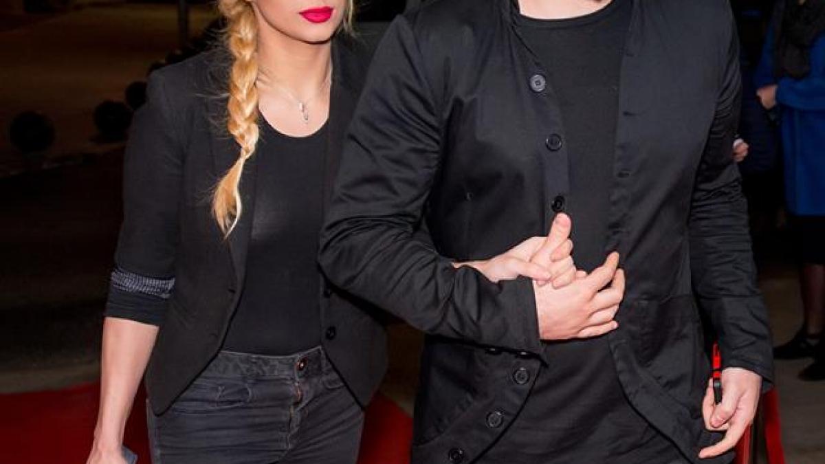 lora criticata de fani