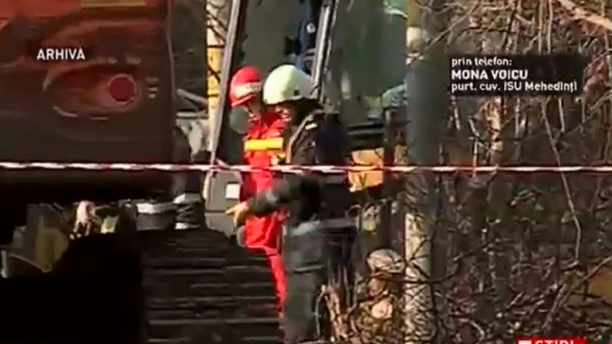 muncitori val pamant mehedinti pompieri