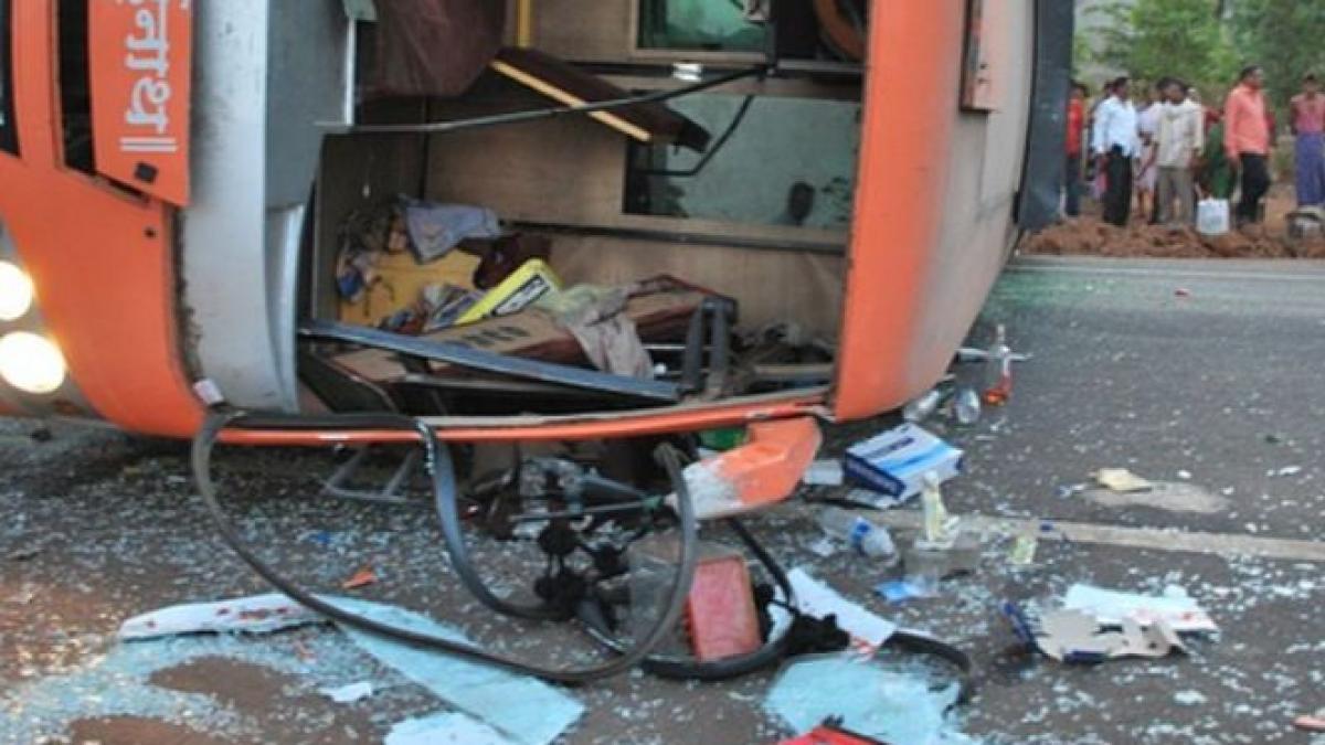 iordania 14 pelerini palestinieni au fost ucisi intr un accident de autocar