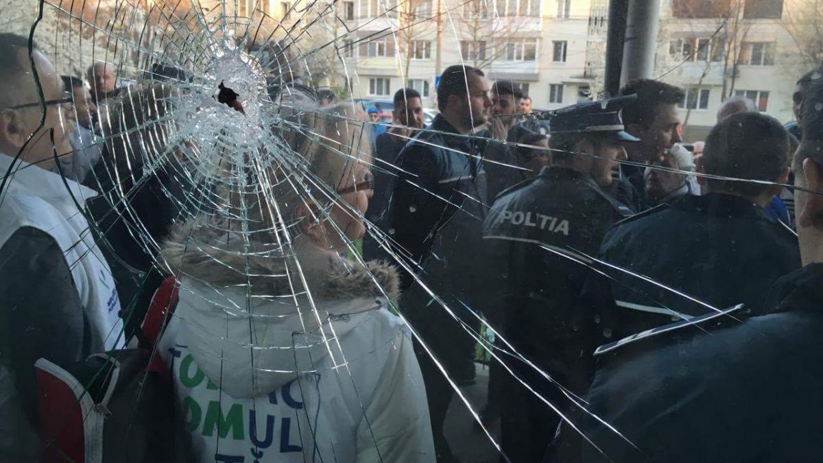 campanie alegeri sediu vandalizat tomac