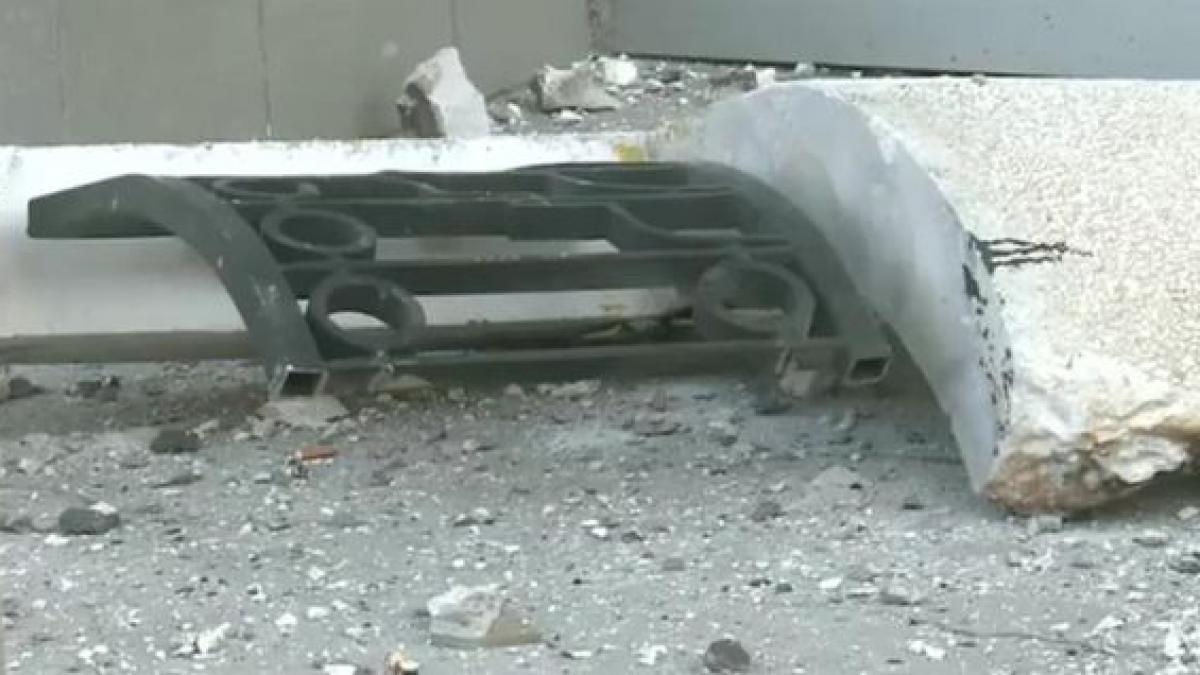 clipe de groaza intr un bloc din capitala balconul unui apartament s a prabusit