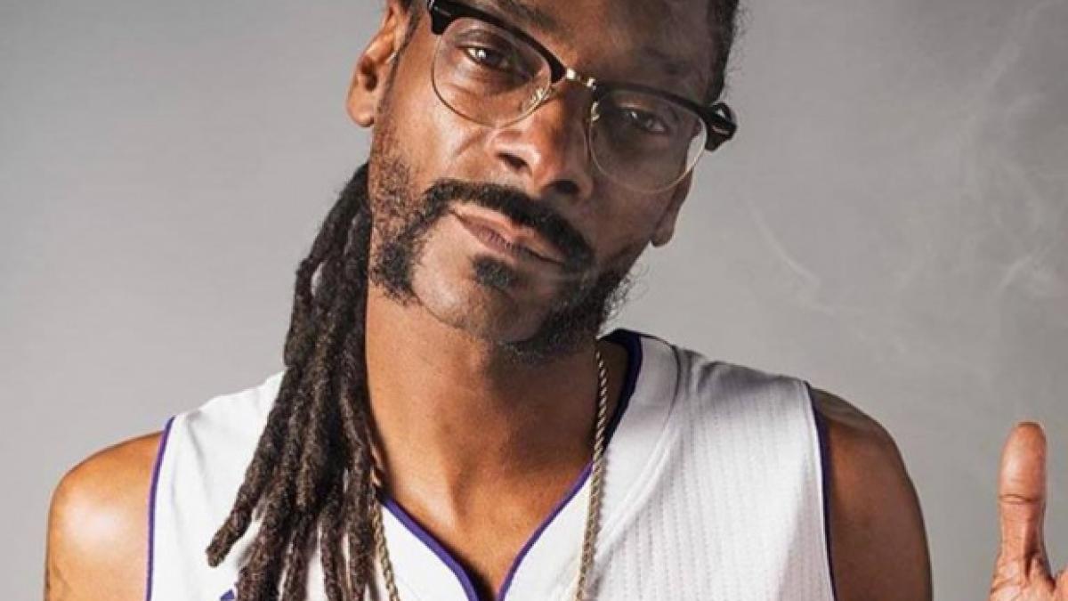 snoop dogg a anuntat pe facebook ca va veni la bogata