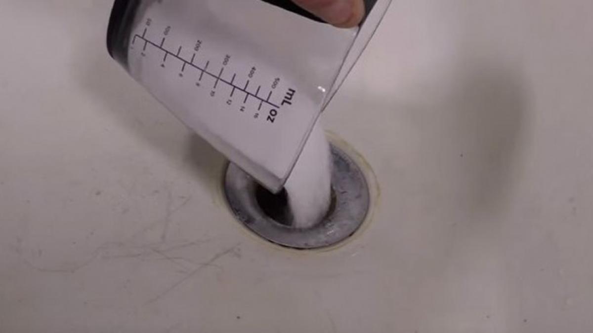 a turnat o cana intreaga de sare in scurgere ce s a intamplat imediat dupa motivul va va uimi